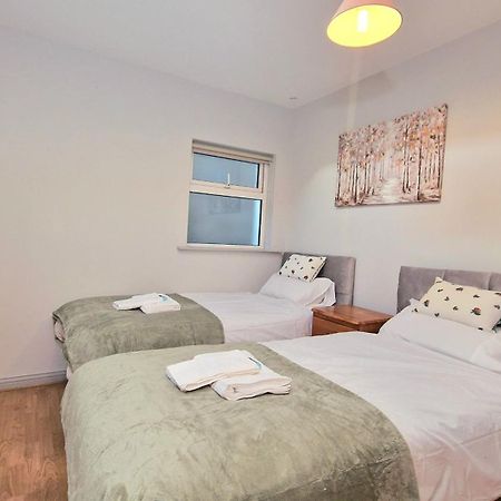 4 Bedroom Townhouse Galway Bagian luar foto